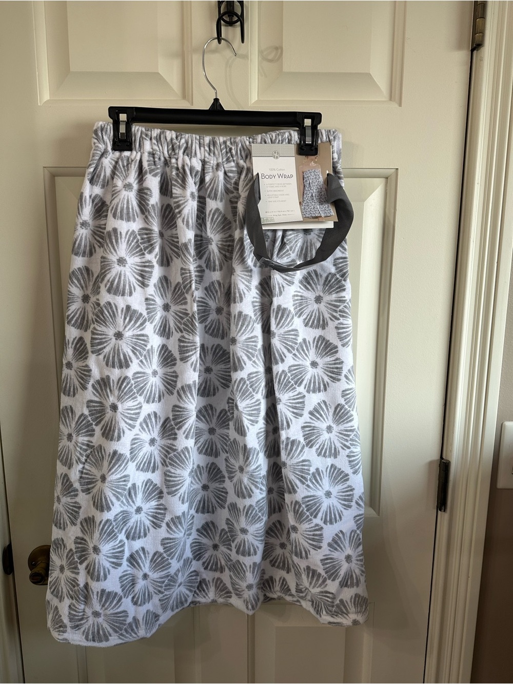 Huntington Home Cotton Spa Body Wrap Gray Floral Bath Towel NWT